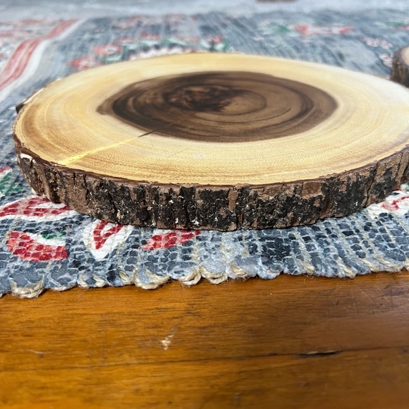 Tree trunk wood serving display stand - Picture 3 of 7